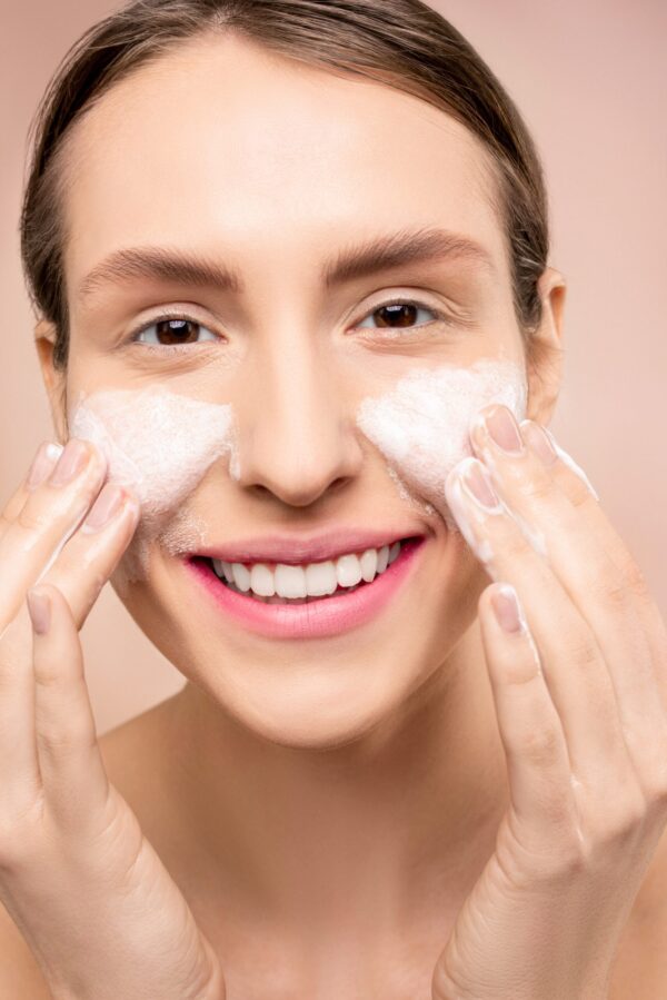 pexels-shiny-diamond-3762454-scaled-1.jpg Limpieza facial profunda en WAM Center | Clínica Estética: tratamiento premium para una piel radiante y saludable.
