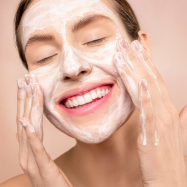 Tratamiento de limpieza facial profunda premium en WAM Center | Clínica Estética para una piel revitalizada y radiante.