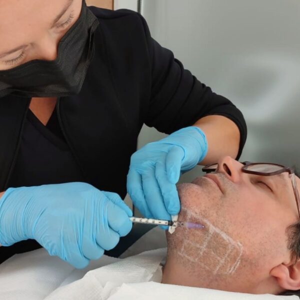 Tratamiento de papada no invasivo con liposucción sin cirugía en WAM Center | Clínica Estética.