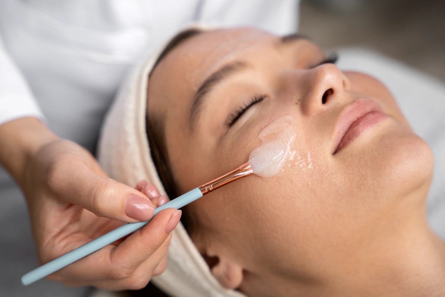 Peeling facial en WAM Center | Clínica Estética: rejuvenece y revitaliza tu piel en una sesión profesional.