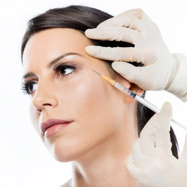Mesoterapia facial con aplicación de ADN de salmón