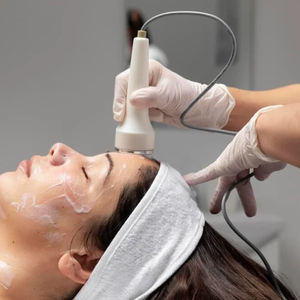 Aplicación de HIFU 12D facial para rejuvenecimiento no invasivo